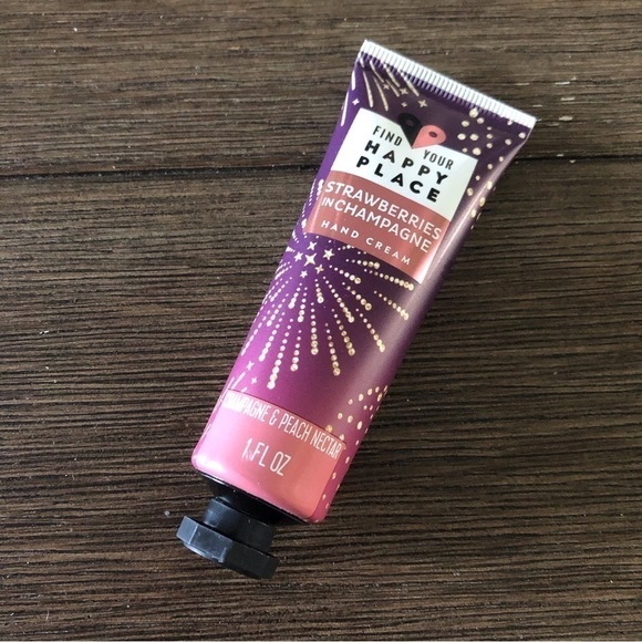 Find your Happy Place Strawberries in Champagne hand cream - Picture 1 of 2